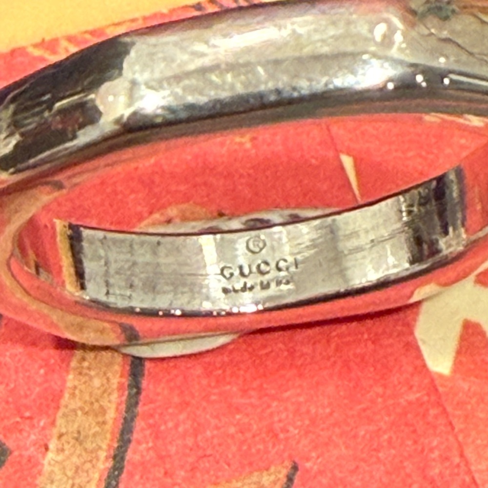 Gucci Silver Band in Purple Velvet Box - Picture 1 of 6